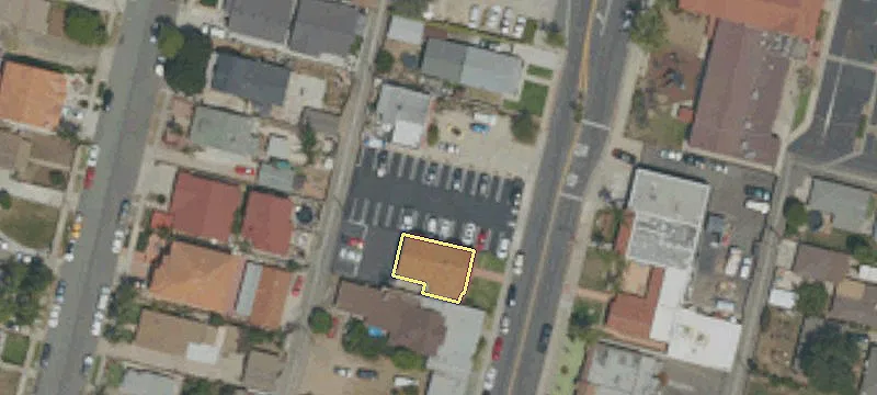 121 Bradford Ave
