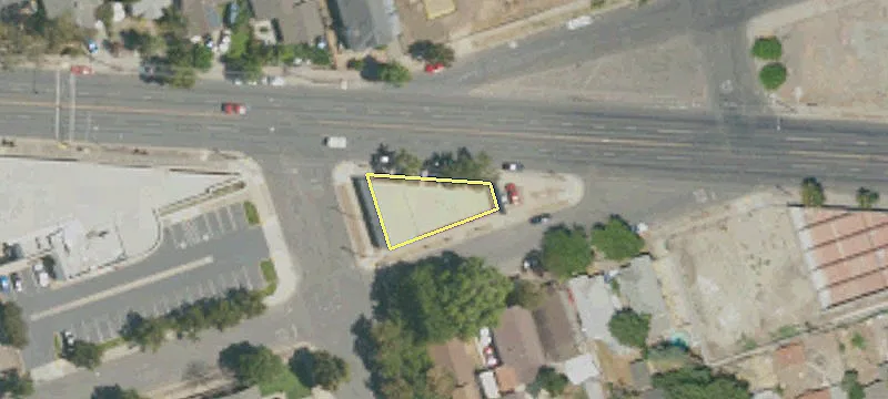 2386 Main St