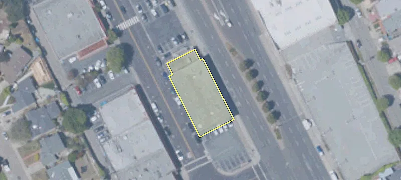715 El Camino Real