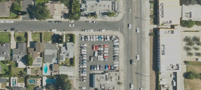 5043 Van Nuys Blvd