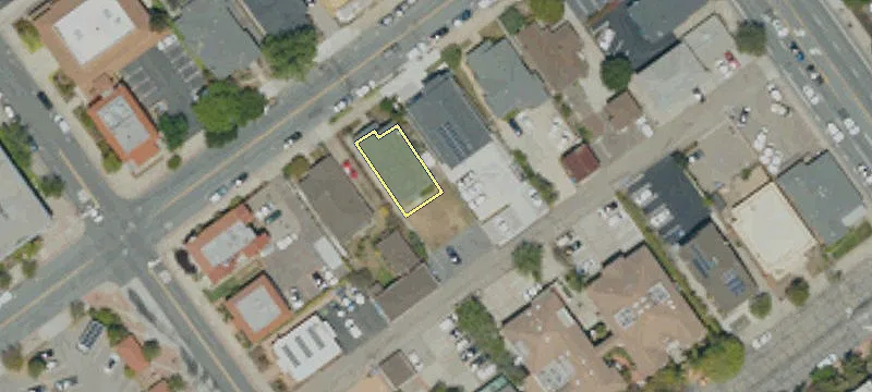 1037 Ml St