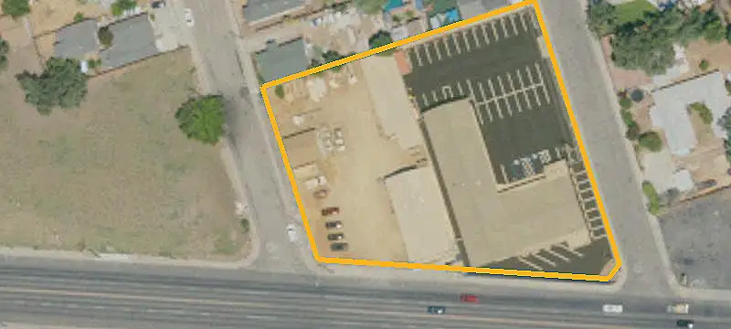 3005 Main St