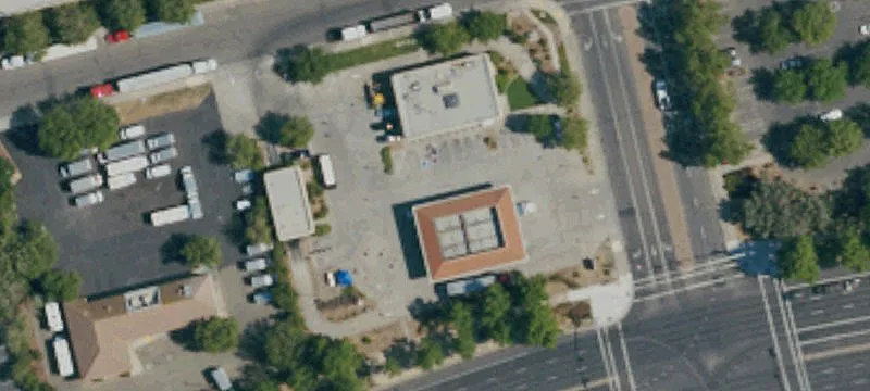 2323 Laguna Blvd