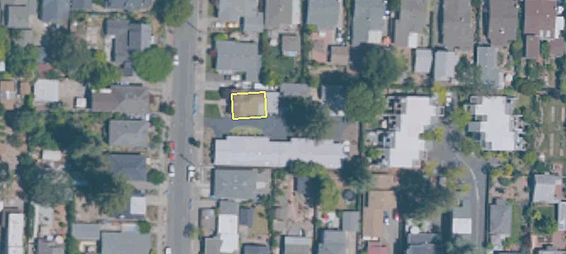 1216 Glenn St