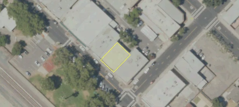 1756 Main St
