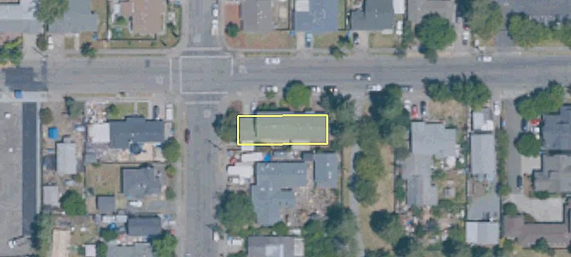996 Russell Ave