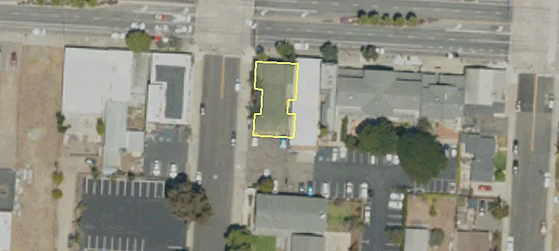 902 Grand Ave