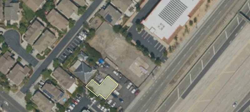 2037 Newport Blvd
