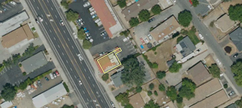 7695 El Camino Real