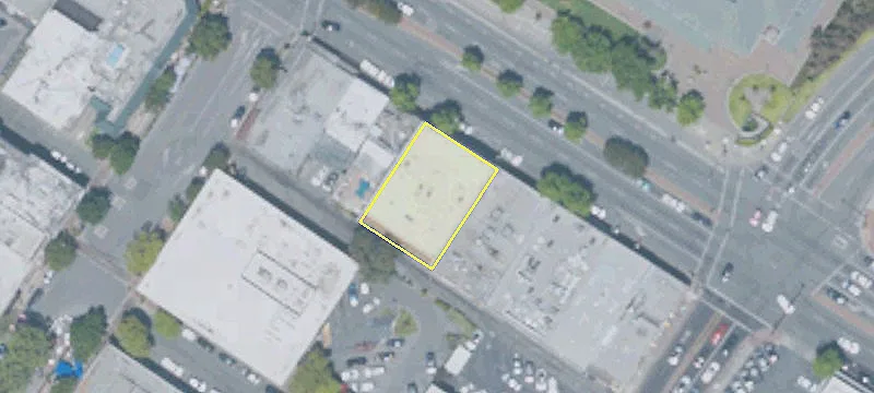 1047 El Camino Real