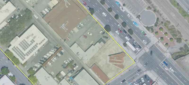 880 El Camino Real