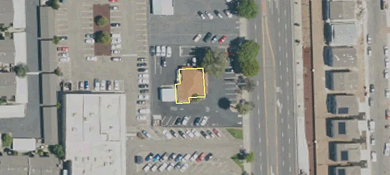 1395 Main St