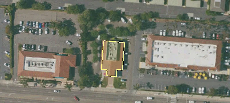 5820 Calle Real