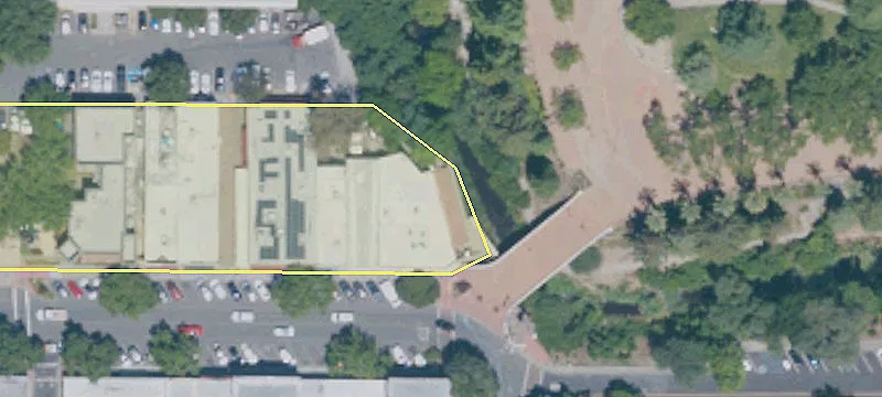 555 Main St