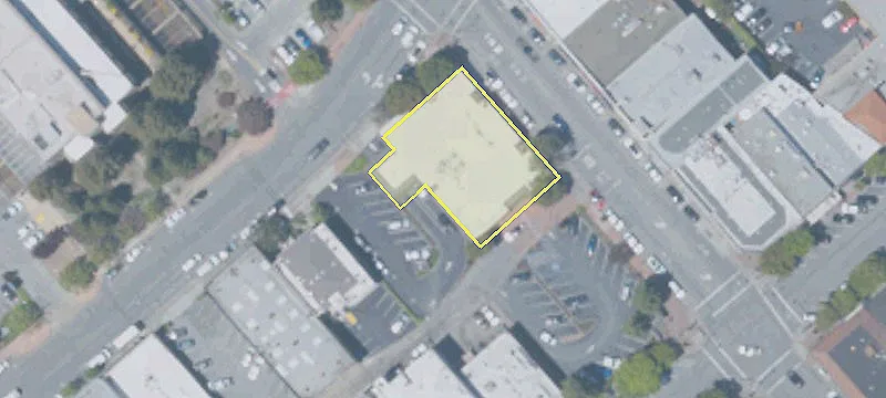 136 2nd Ave