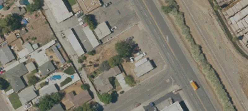 300 2nd St