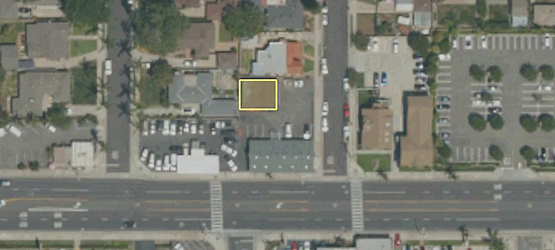 1135 Chapman Ave