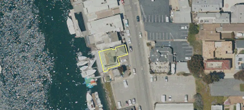 561 Embarcadero