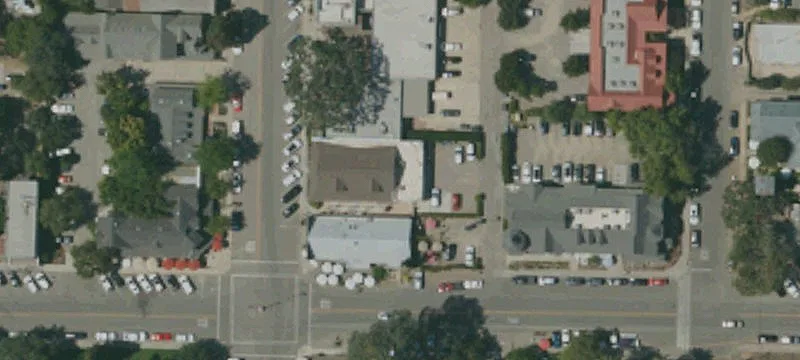 2906 Grand Ave