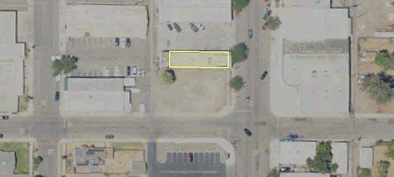 1556 Ctr Ave
