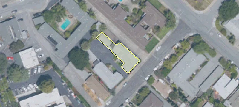 484 James Rd