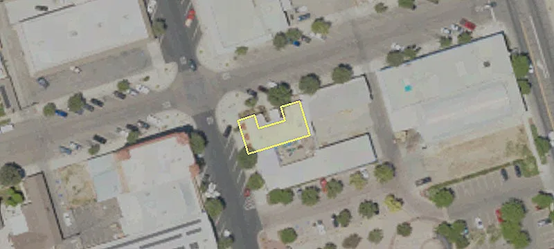 990 Tulare St