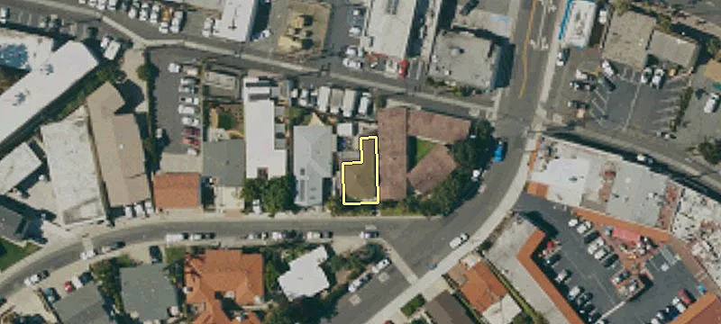 104 Loma Ln