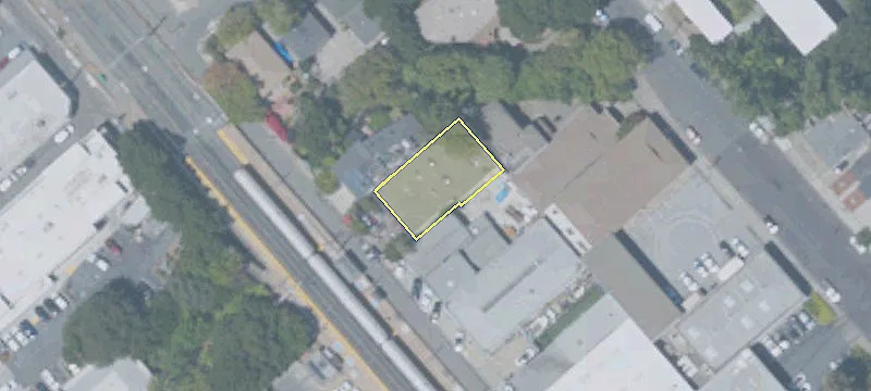 11 Railroad Ave