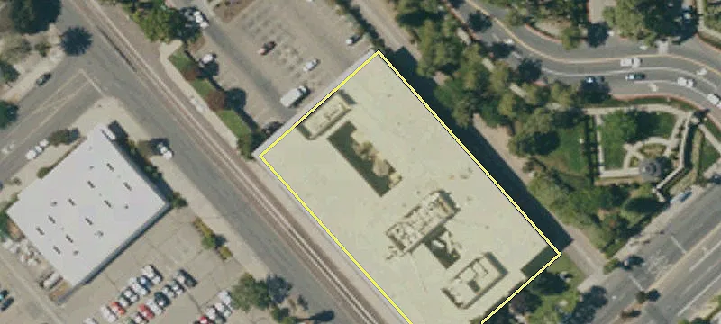 2715 Fresno St