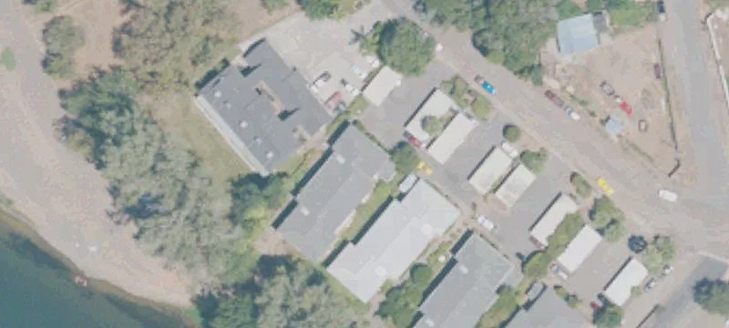915 Lakeside Dr