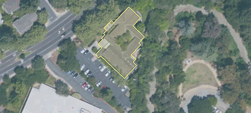 70 Willow Rd