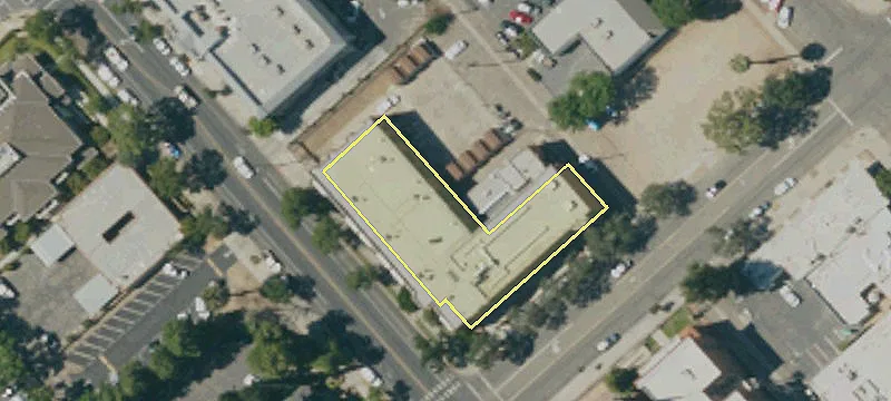 2811 Mariposa St