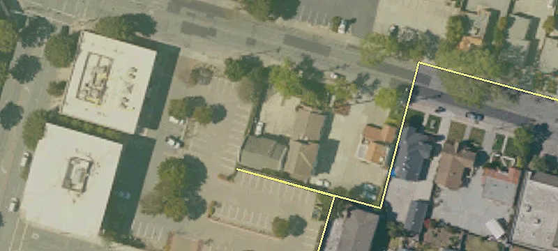 22 Romie Ln
