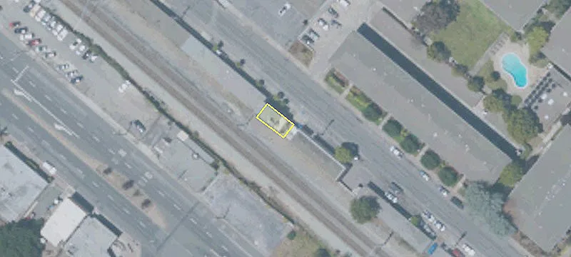 200 Old County Rd