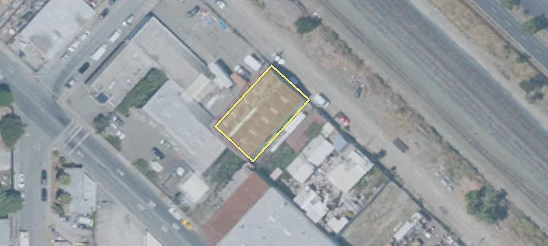 636 Spg St