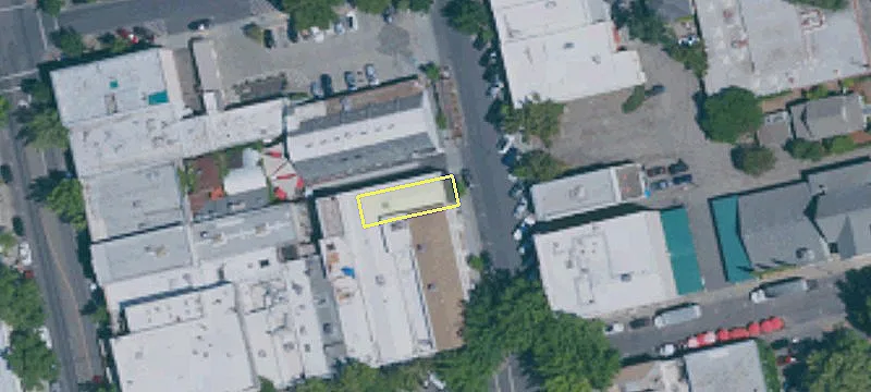325 Ctr St
