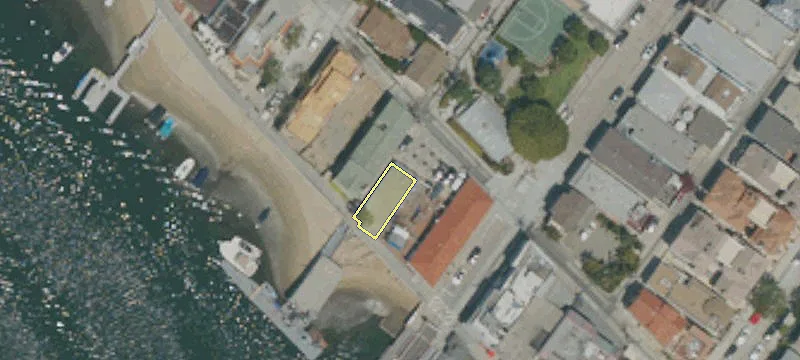 406 Bay Ave