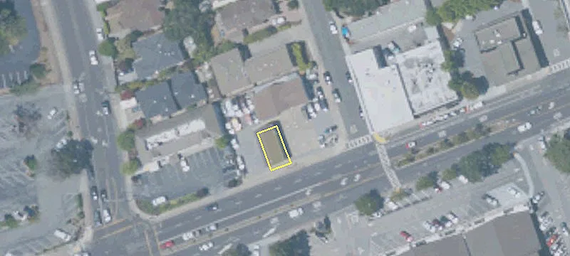 2000 Ralston Ave