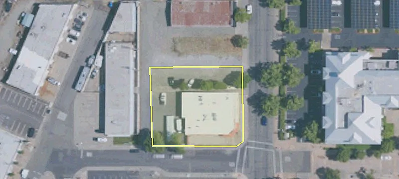 325 Main St