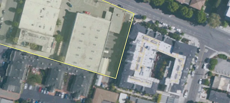 380 Evelyn Ave