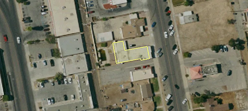 1425 Main St