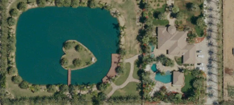 7837 White Ln