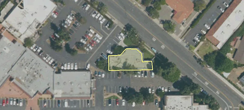 1082 Bryan Ave