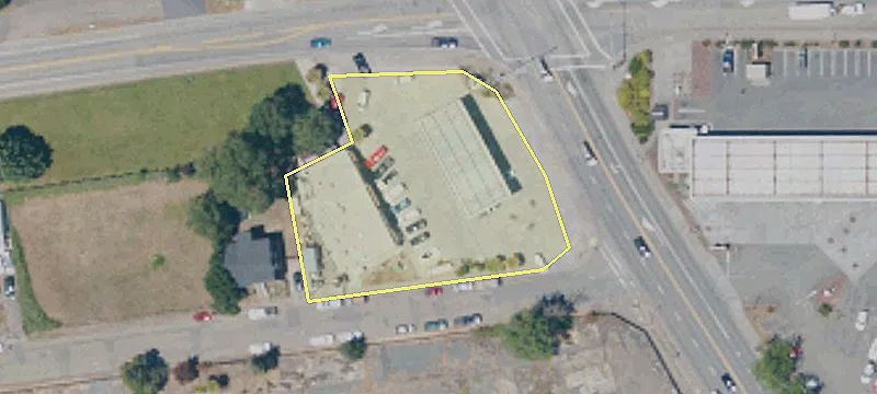 898 Main St