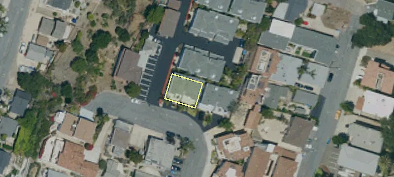 222 Ravens Clf Ln