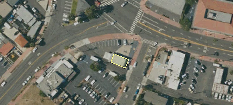 1002 El Camino Real