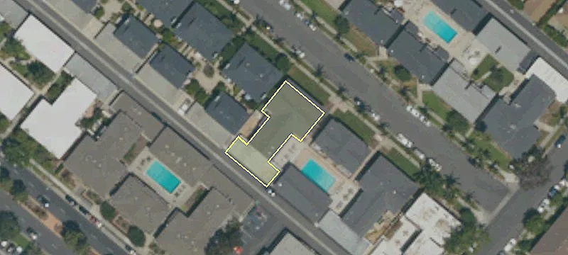 1701 Bedford Ln