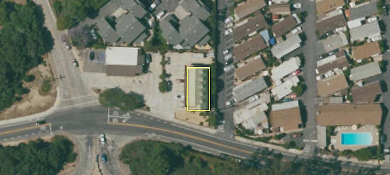 4390 Calle Real