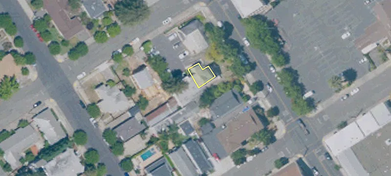 1443 Main St