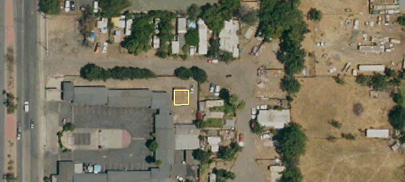 820 Un Ave